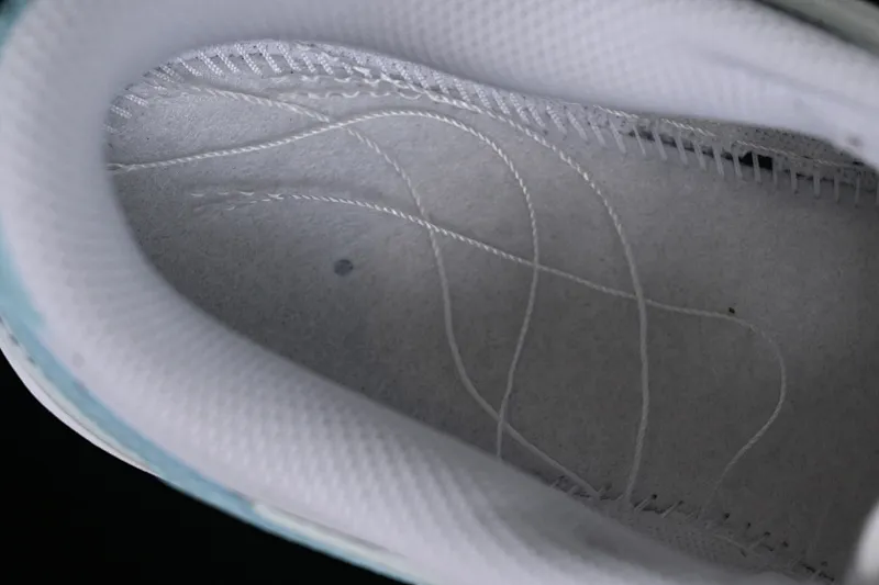 All categories Nk SB Dunk series Nk SB Dunk Low low-top sneakers Nk Dunk Low bubble sea salt fresh white and blue simple SB low-top casual sneakers FD9922-151